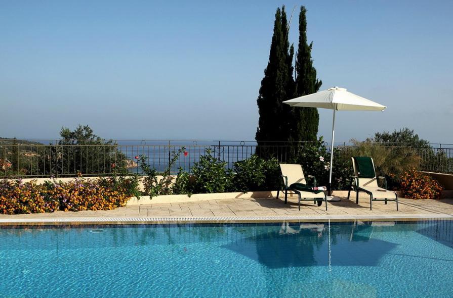 Provenzo And Meliti Villas Lourdata  Buitenkant foto